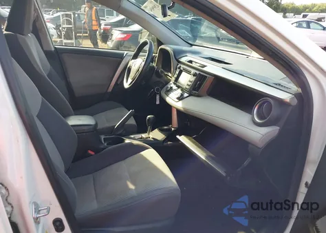 2014 Toyota Rav4 Xle z USA, uszkodzony, nr VIN JTMWFREV5EJ018450